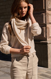 Knitted sweater with V-neck and colorblock effect