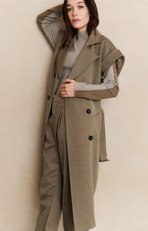 Long sleeveless coat with lapels and waist belt - Type: lookbook