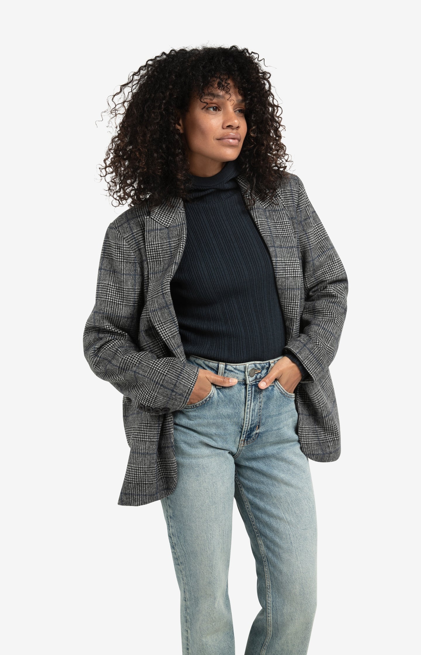 Oversized checked blazer with button closure