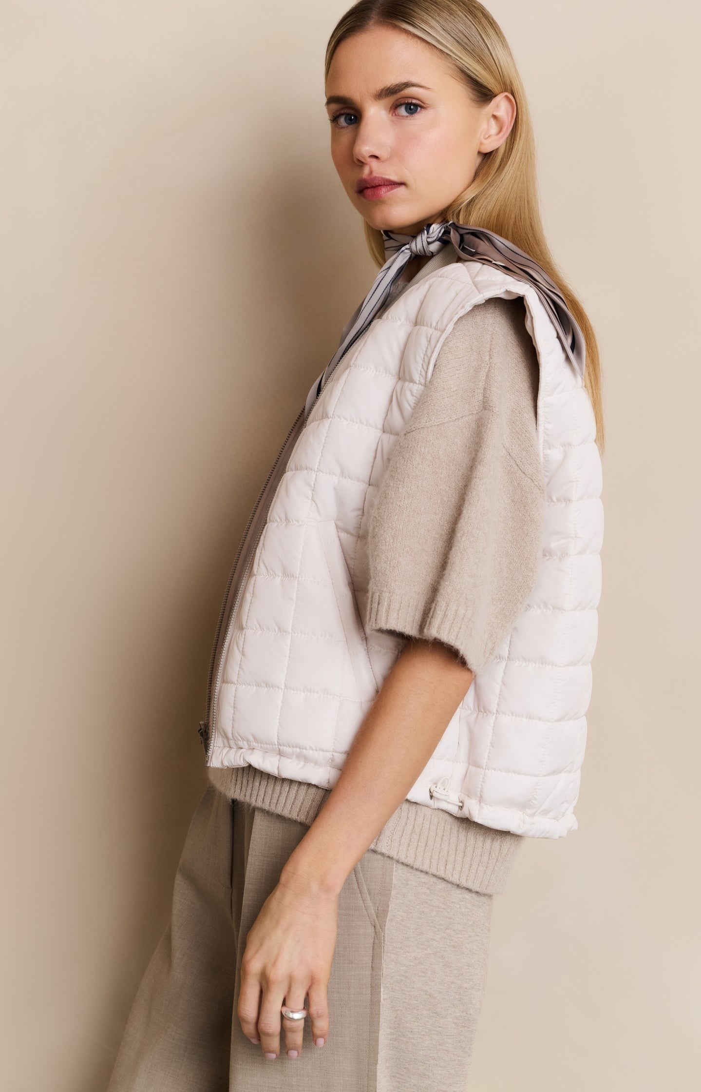 Reversible padded bodywarmer with zip closure - Type: lookbook