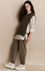 Ribbed sleeveless sweater with side buckles