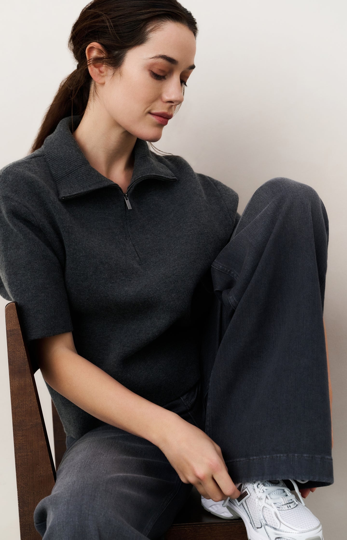 Short sleeve sweater with collar and half zip - Type: lookbook