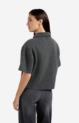 Short sleeve sweater with collar and half zip