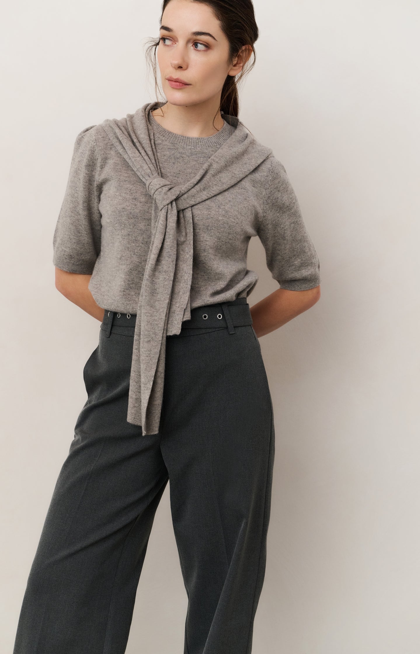 Short sleeve sweater with fixed scarf detail - Type: lookbook