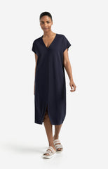 Sleeveless dress with double V-neck and front slit - Type: lookbook