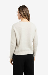 Soft V-neck sweater with long sleeves