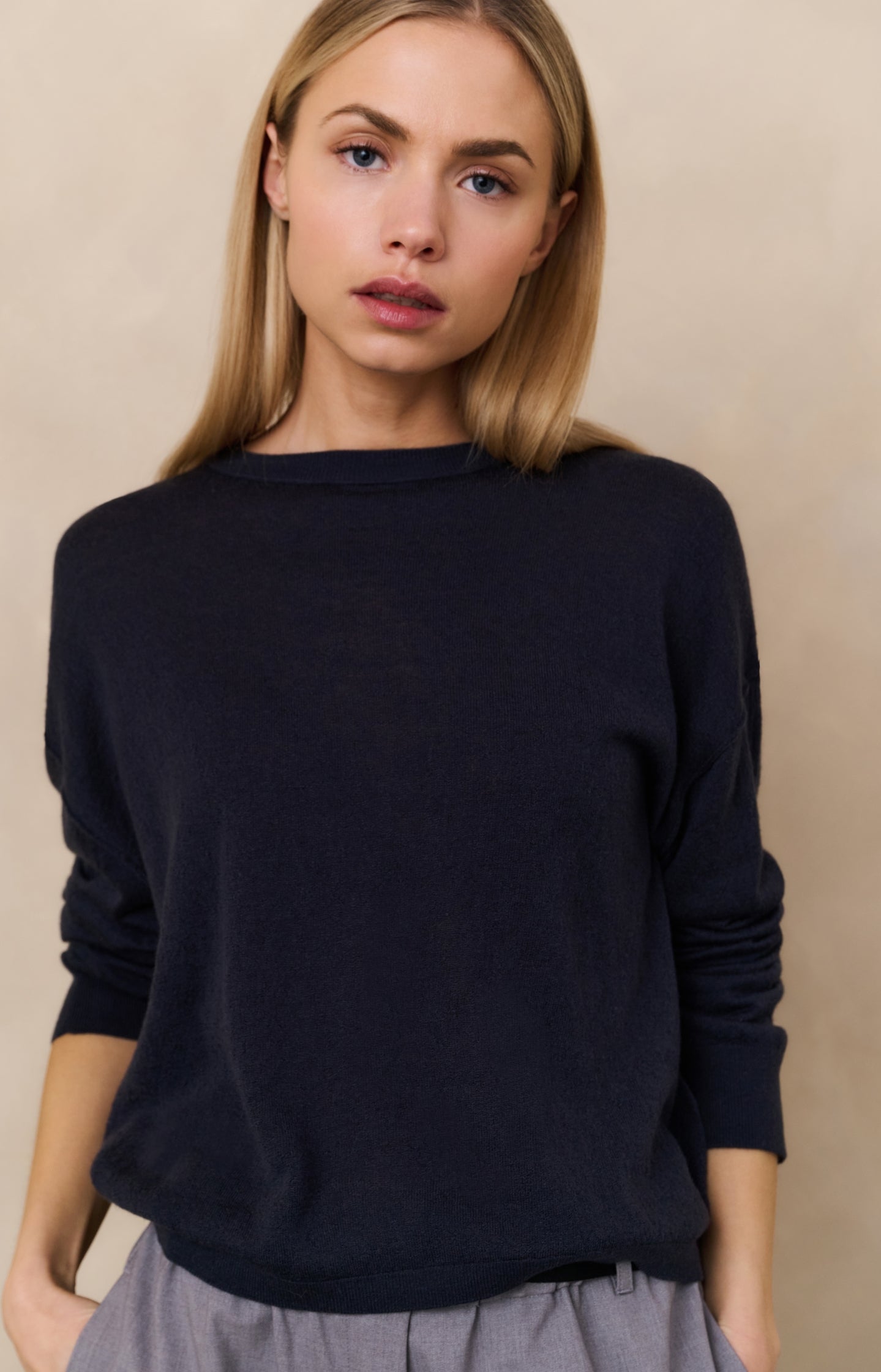Textured knitted sweater with round neckline