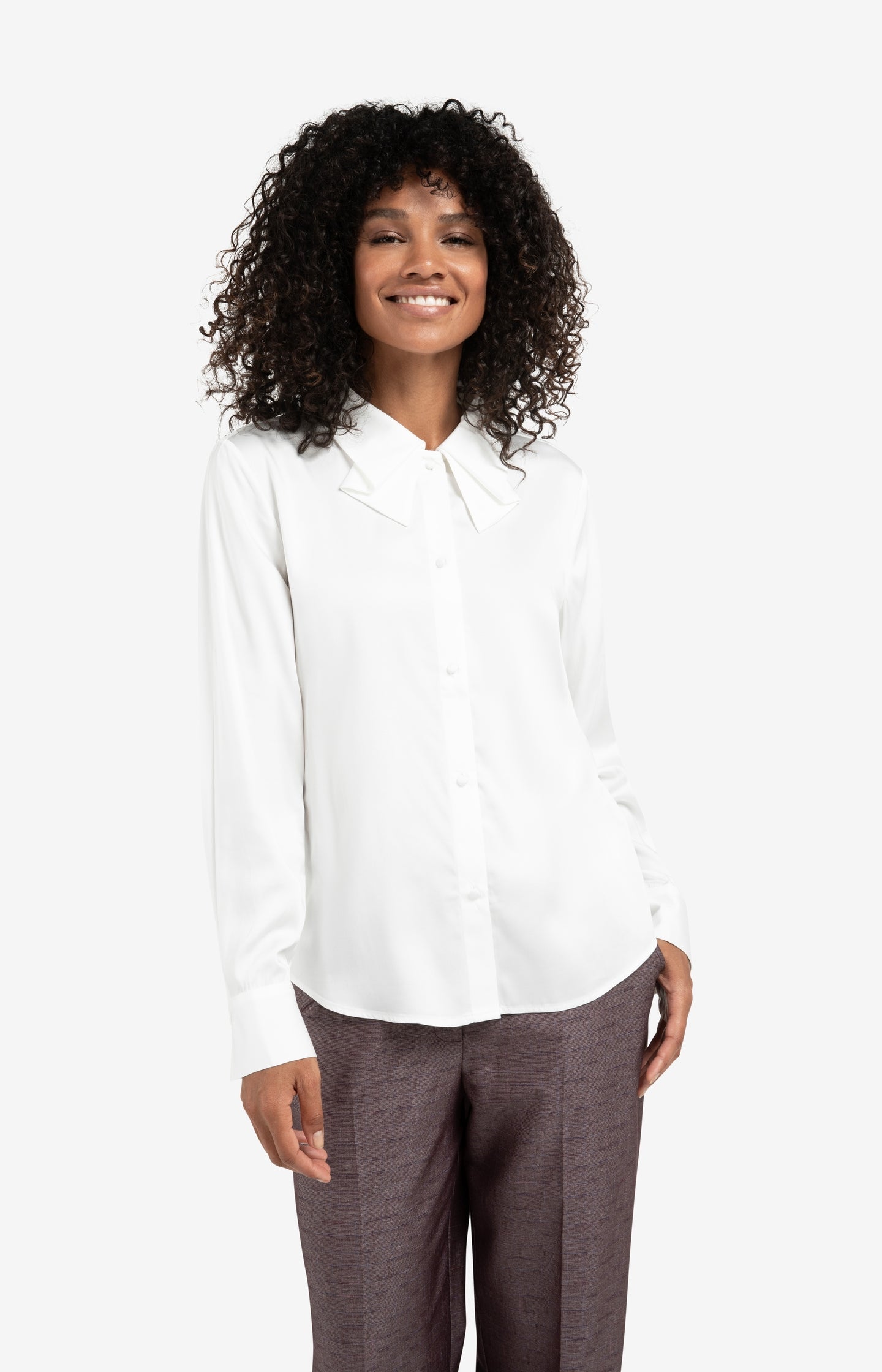 Blouse with bow detail in the collar