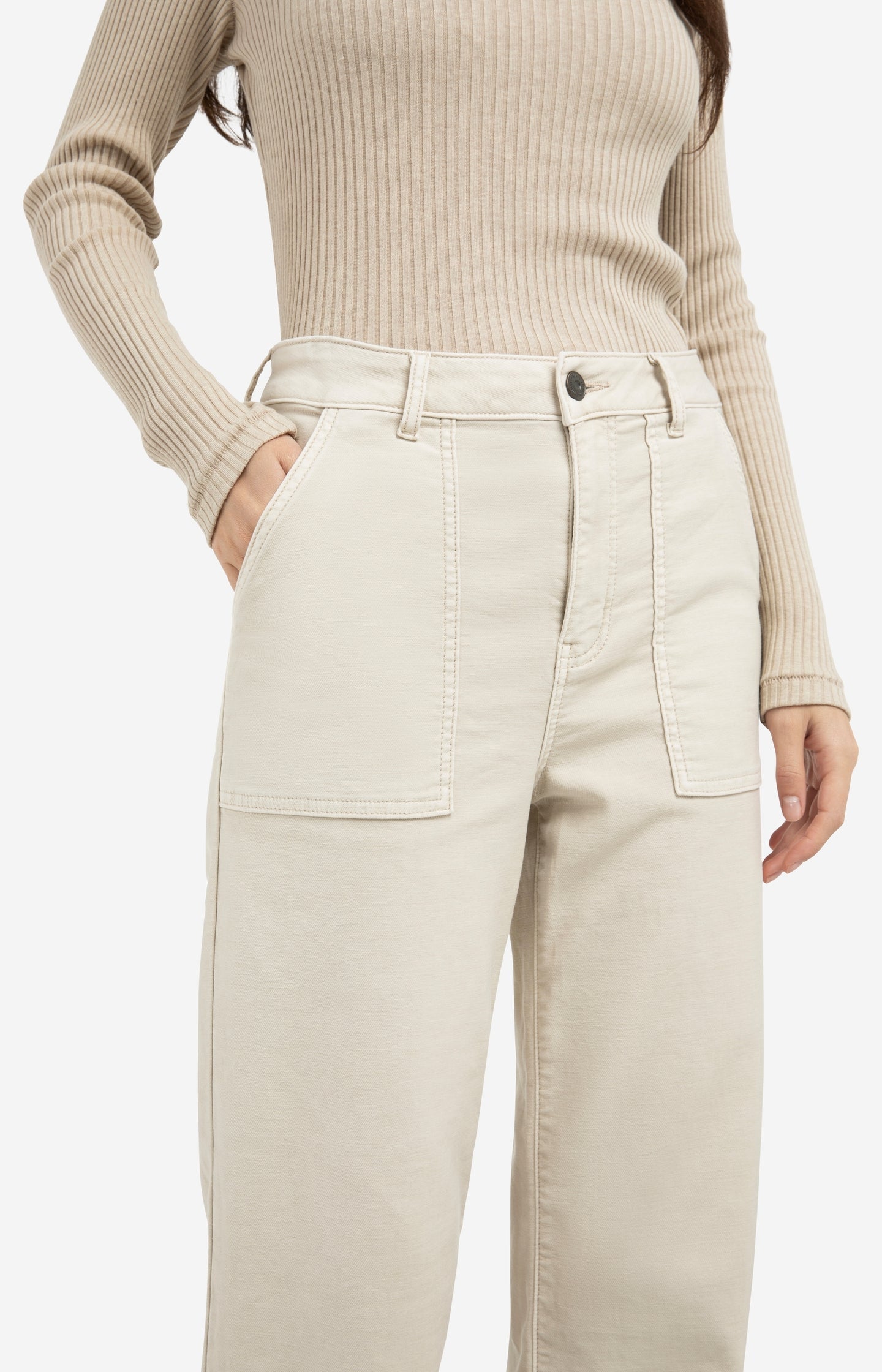 Cargo trousers with straight legs and patch pockets