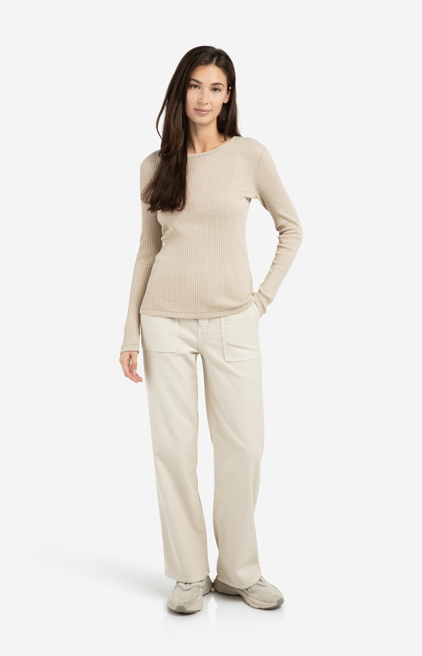 Cargo trousers with straight legs and patch pockets