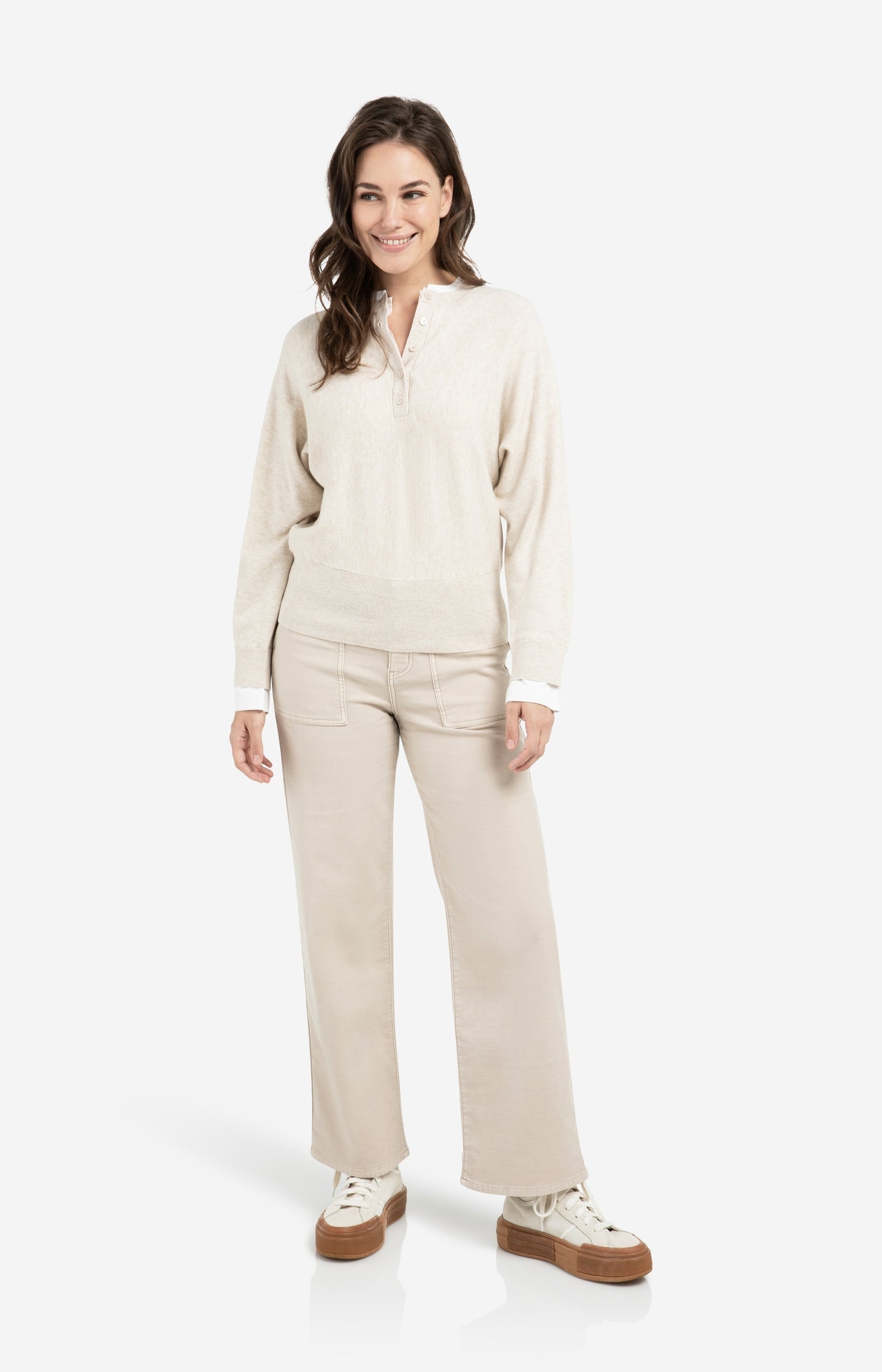 Cargo trousers with straight legs and patch pockets