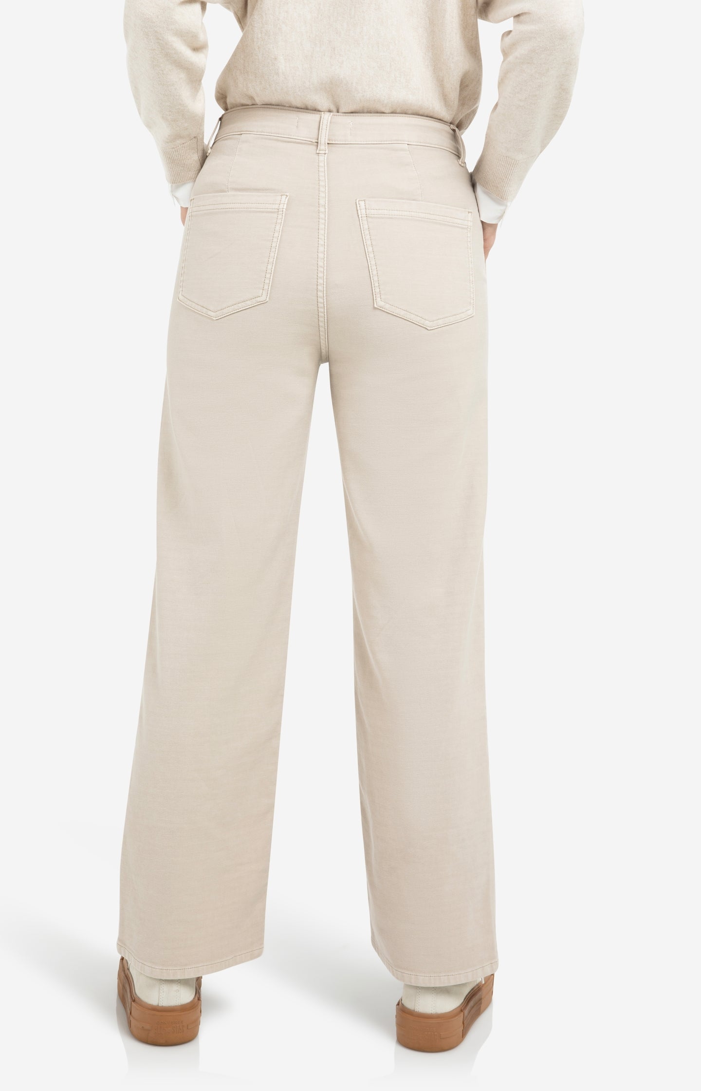 Cargo trousers with straight legs and patch pockets
