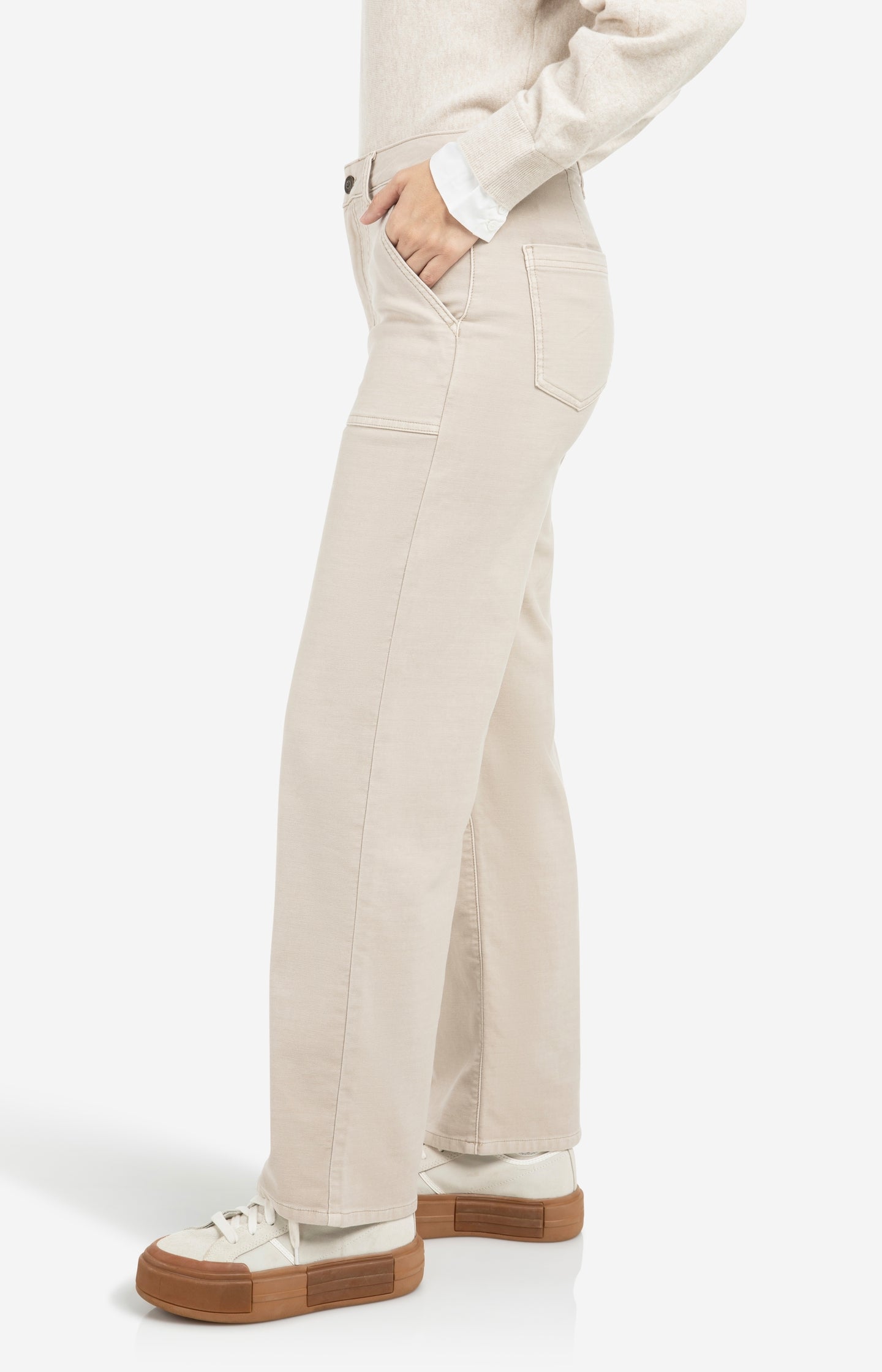 Cargo trousers with straight legs and patch pockets