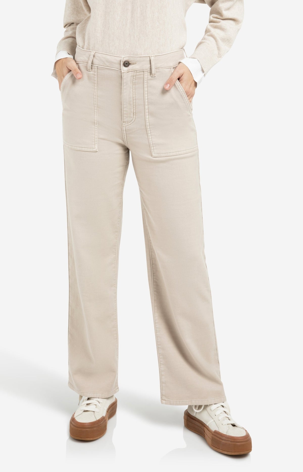 Cargo trousers with straight legs and patch pockets