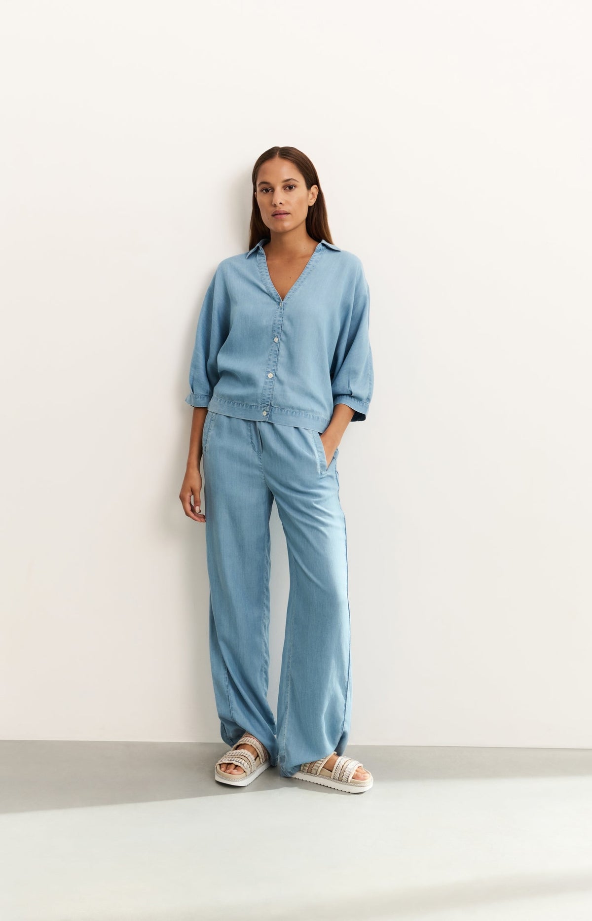 Chambray trousers with wide legs