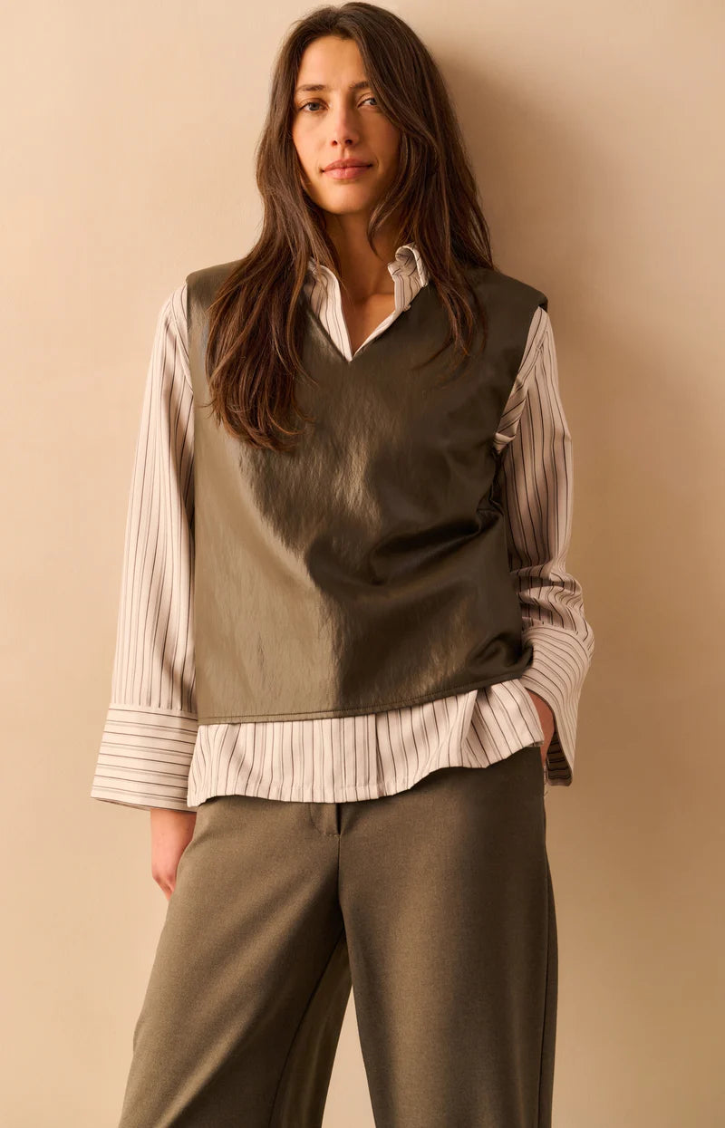 Sleeveless faux leather top with V-Neck