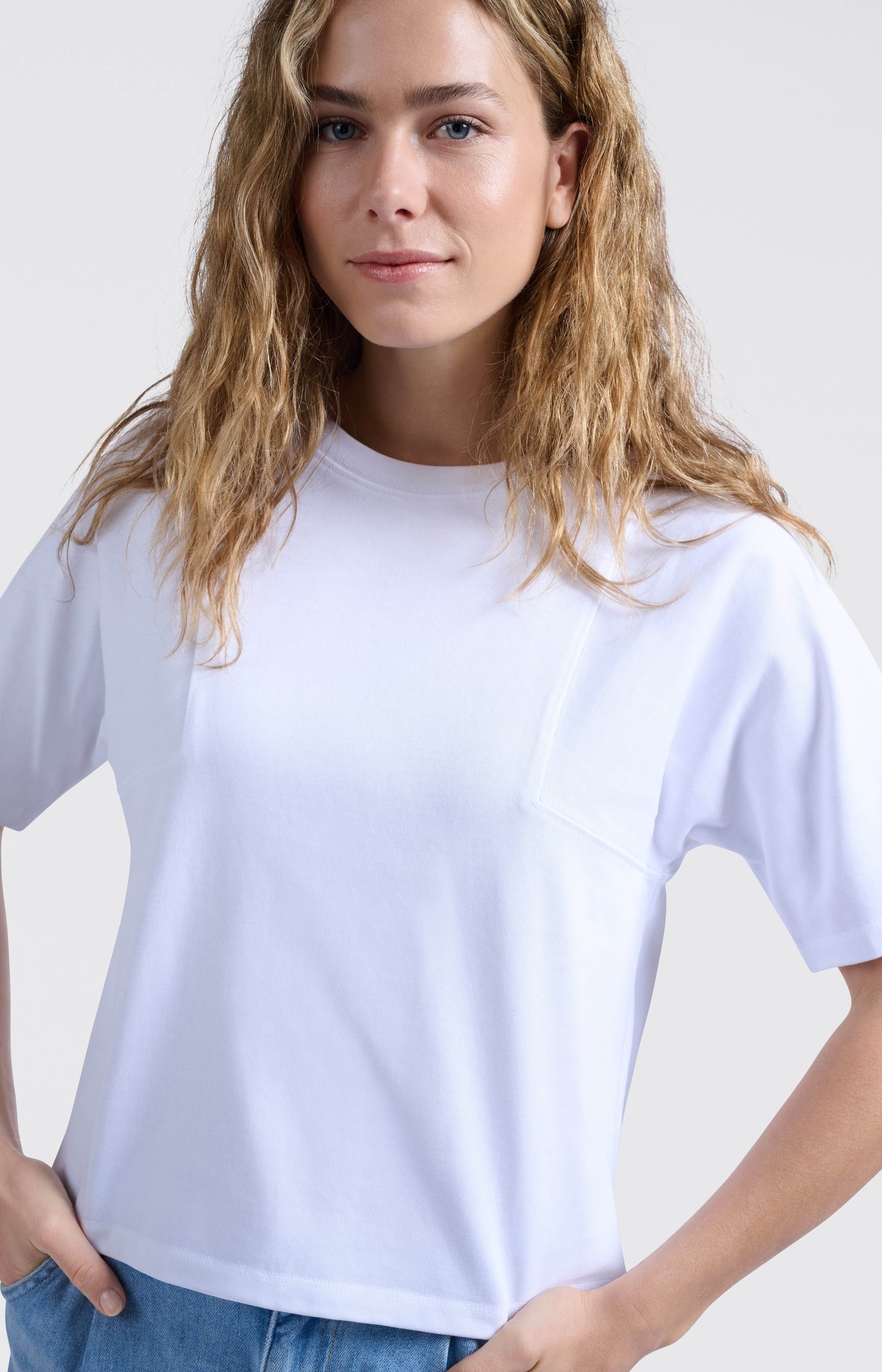Heavyweight T-shirt with subtle stitch details