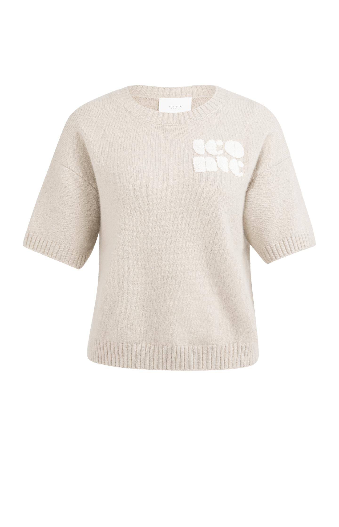 Knitted short sleeve sweater with artwork - Type: product