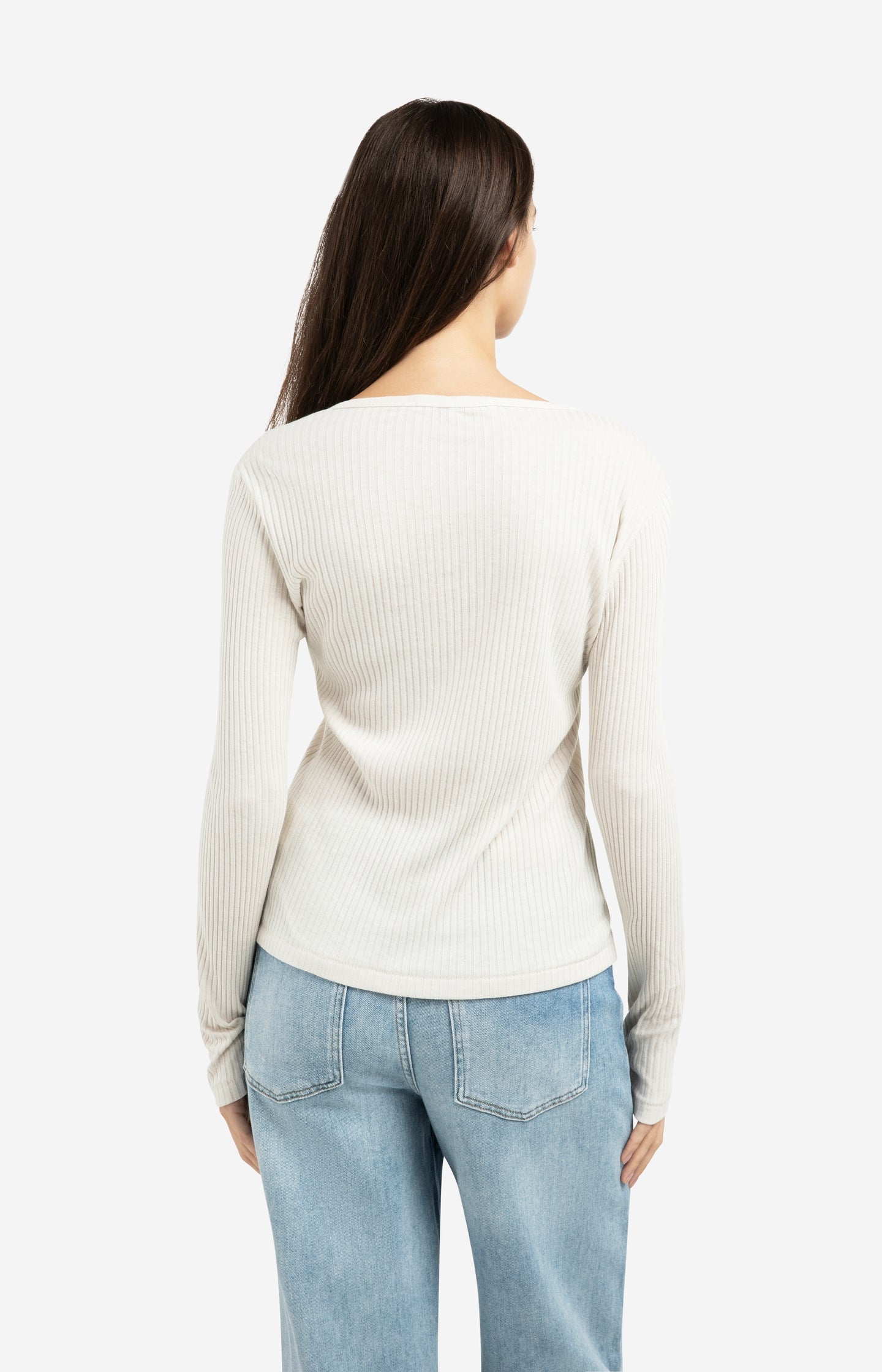 Ribbed long sleeve shirt with round neckline