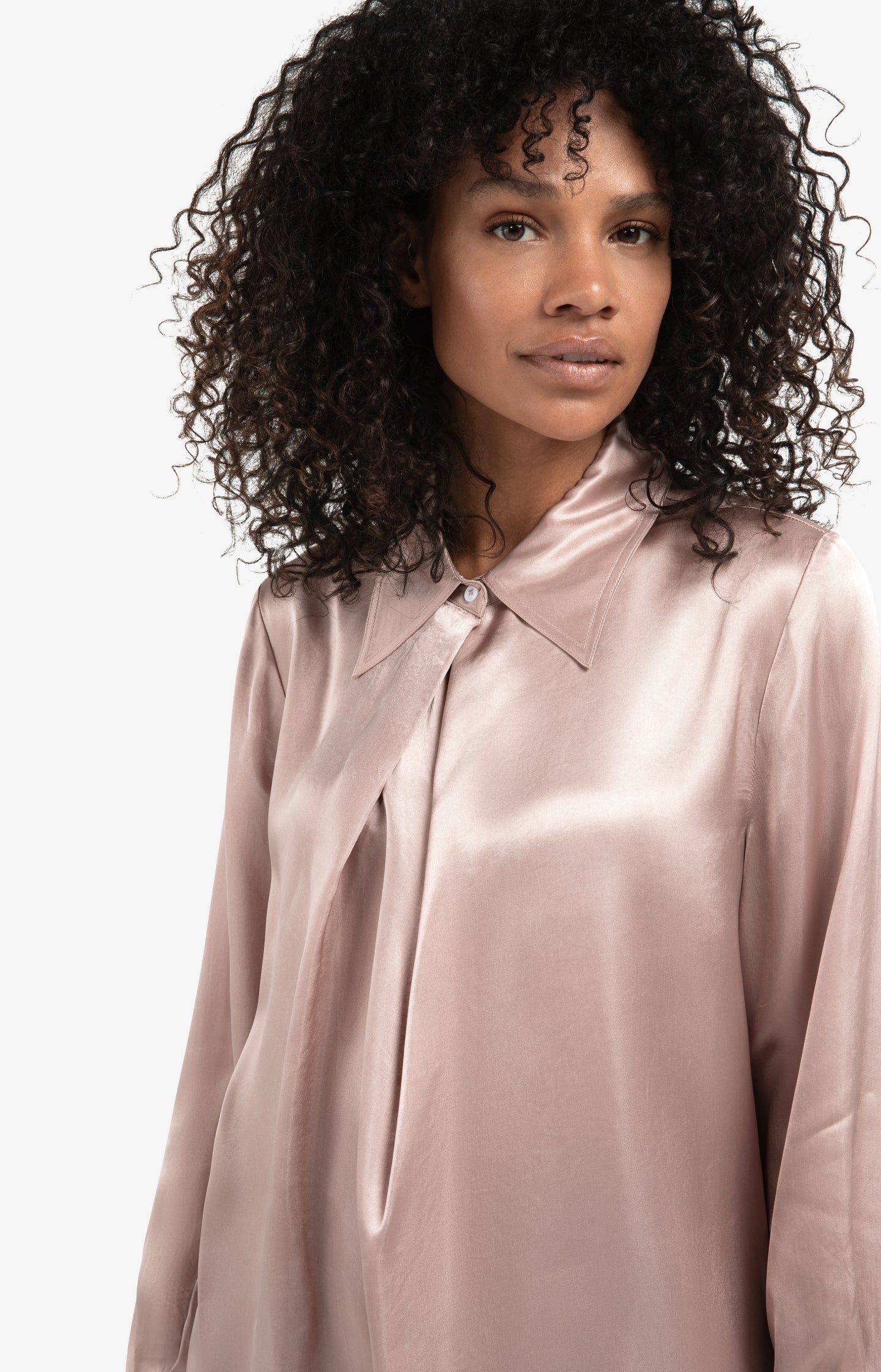 Satin blouse with classic collar and hidden closure