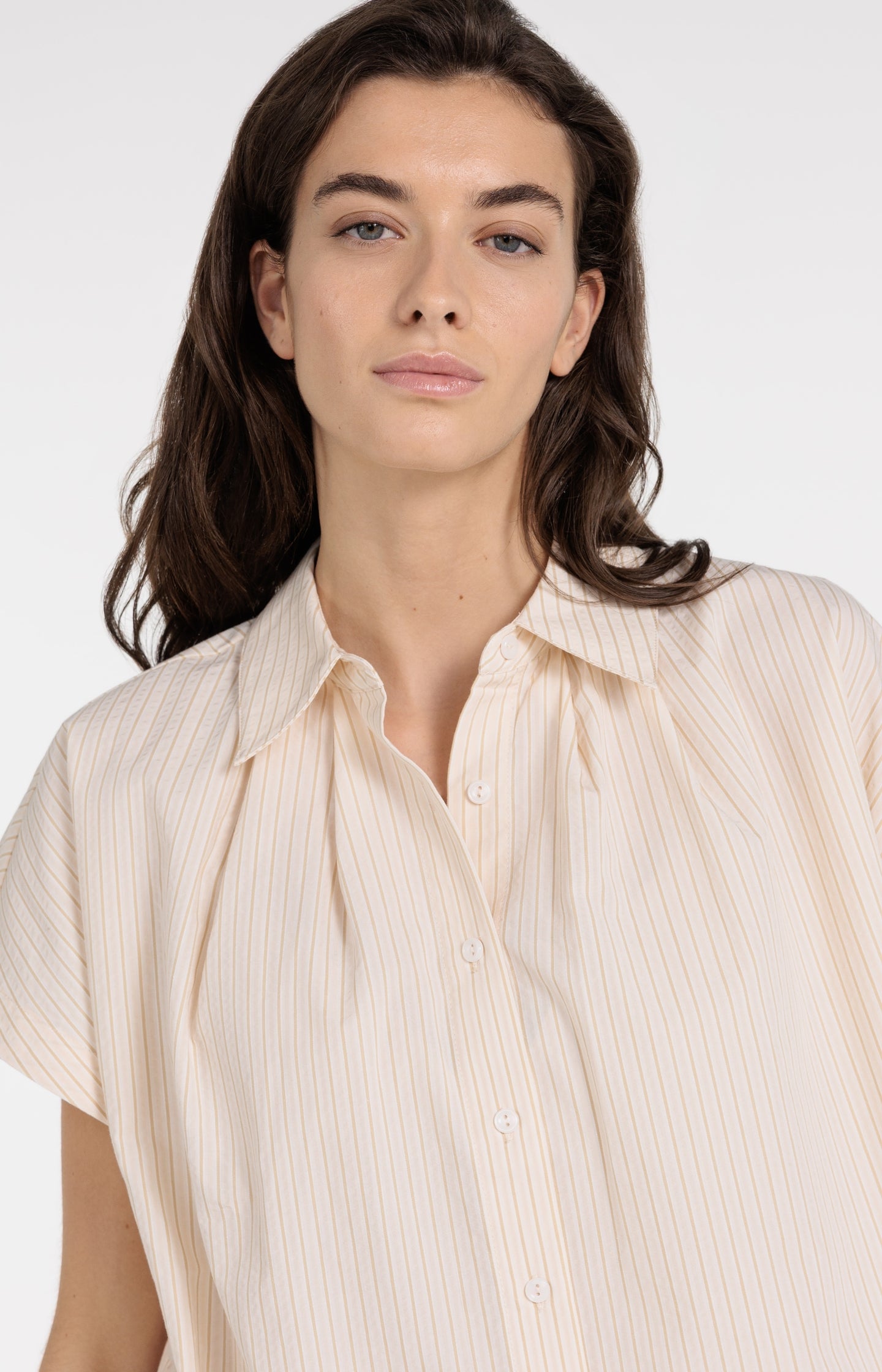 Sleeveless striped blouse with button detail - Type: lookbook