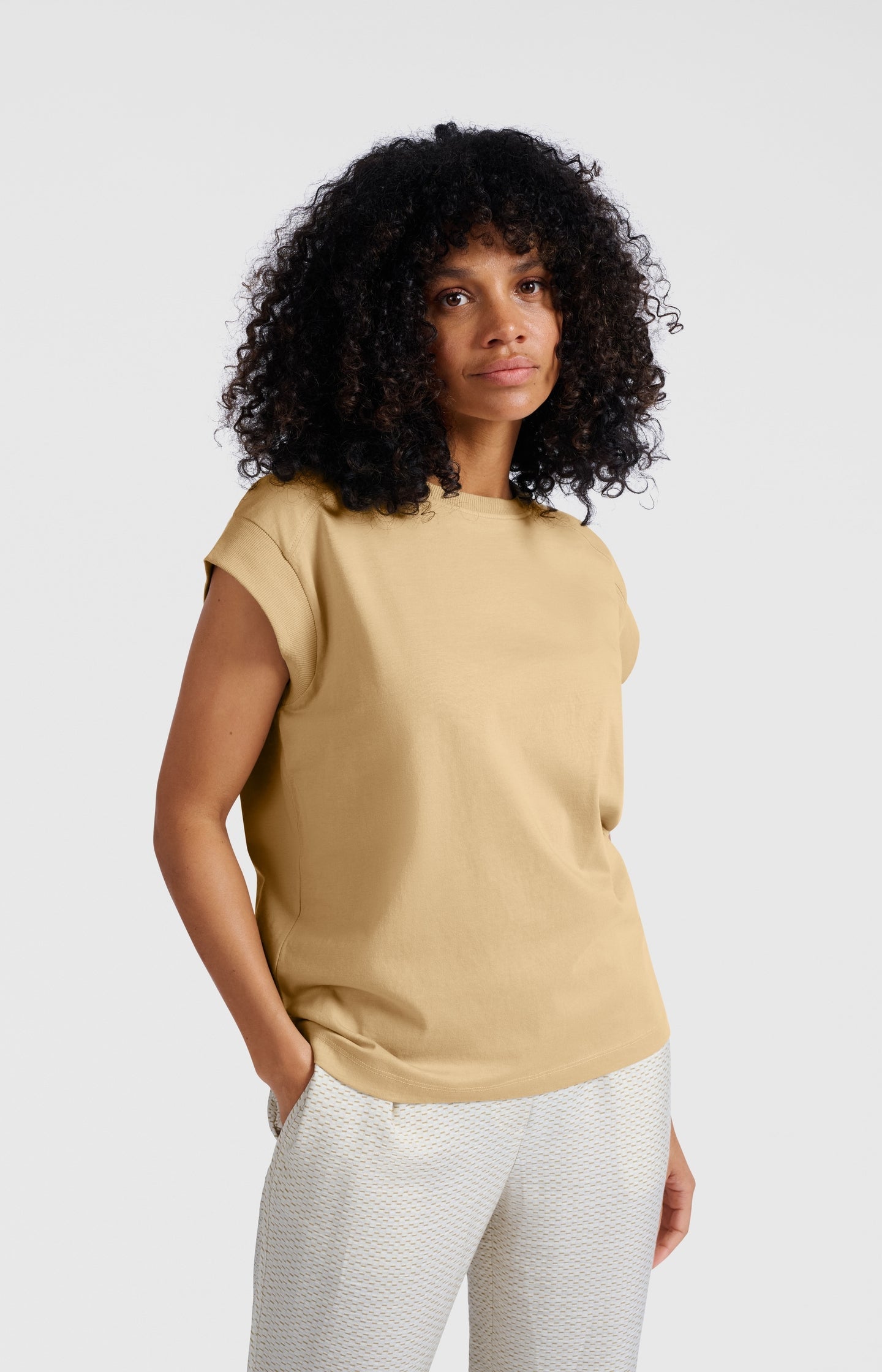 Sleeveless top with rib details