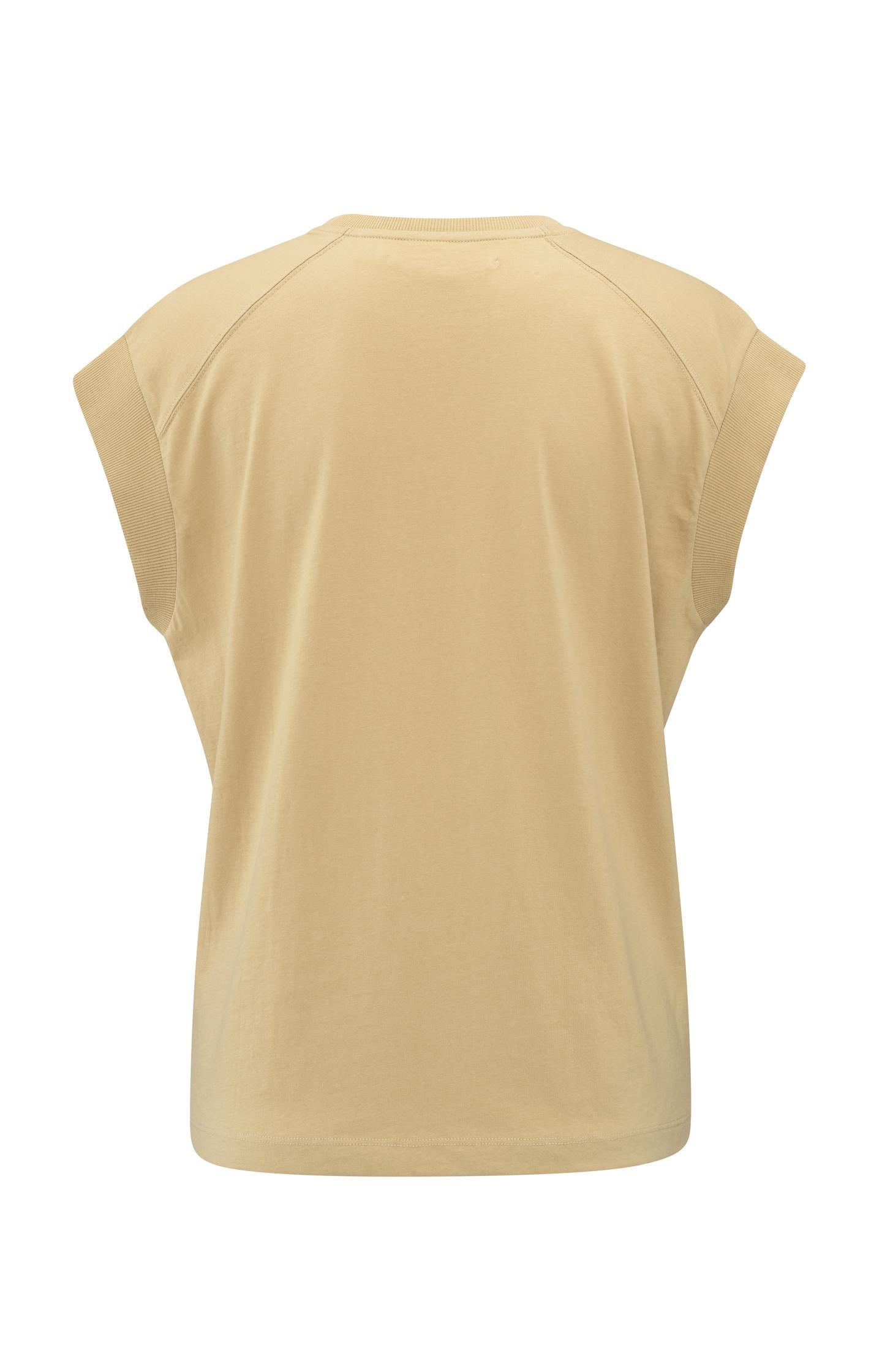 Sleeveless top with rib details