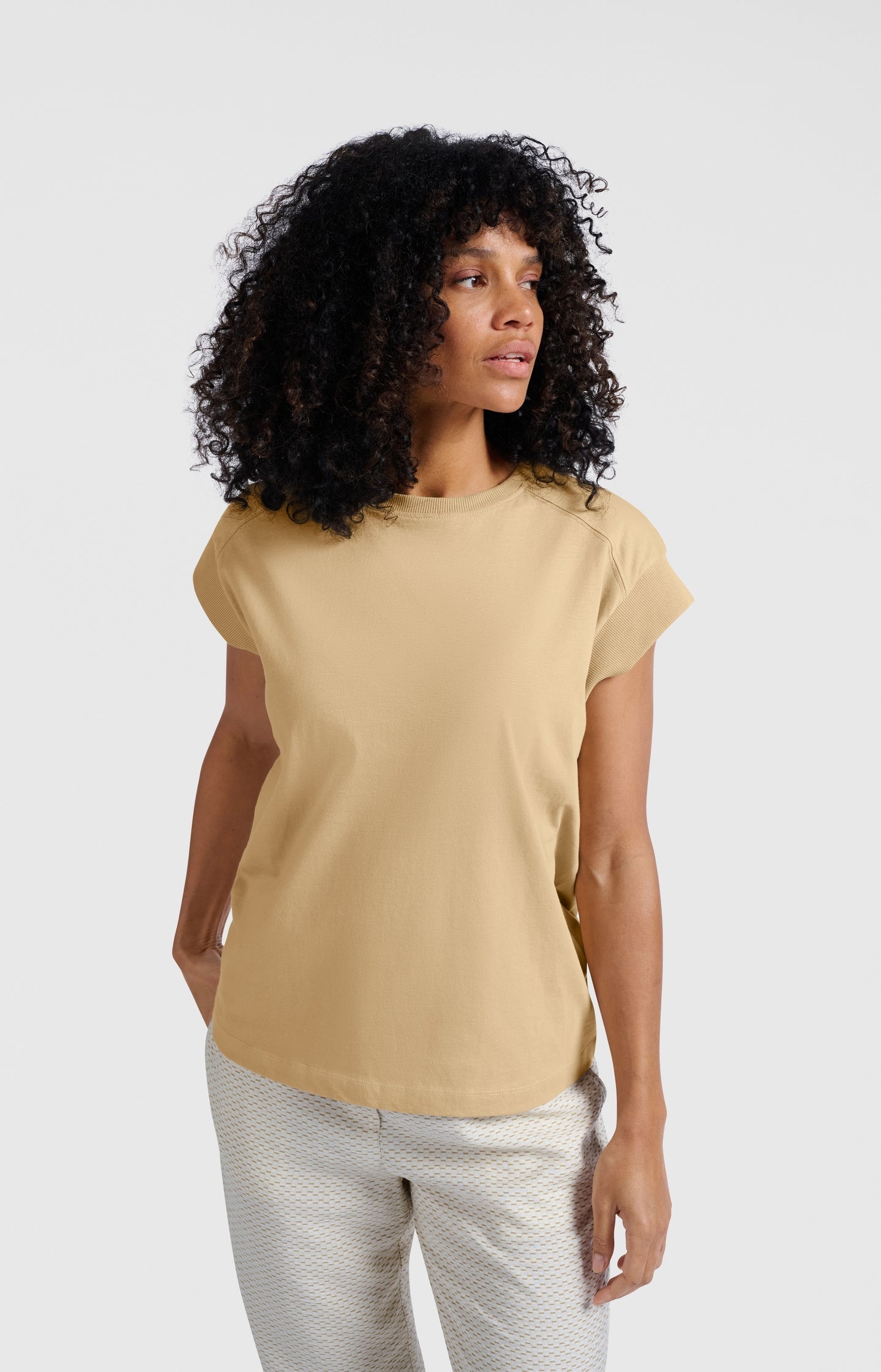 Sleeveless top with rib details