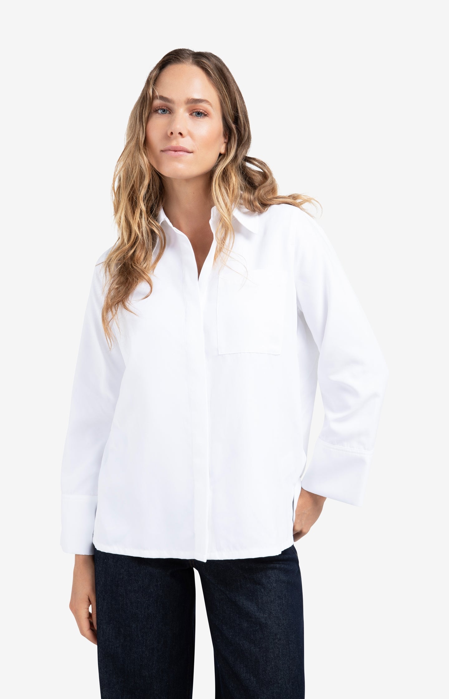 Soft oversized blouse with wide cuffs and chest pocket - Type: lookbook