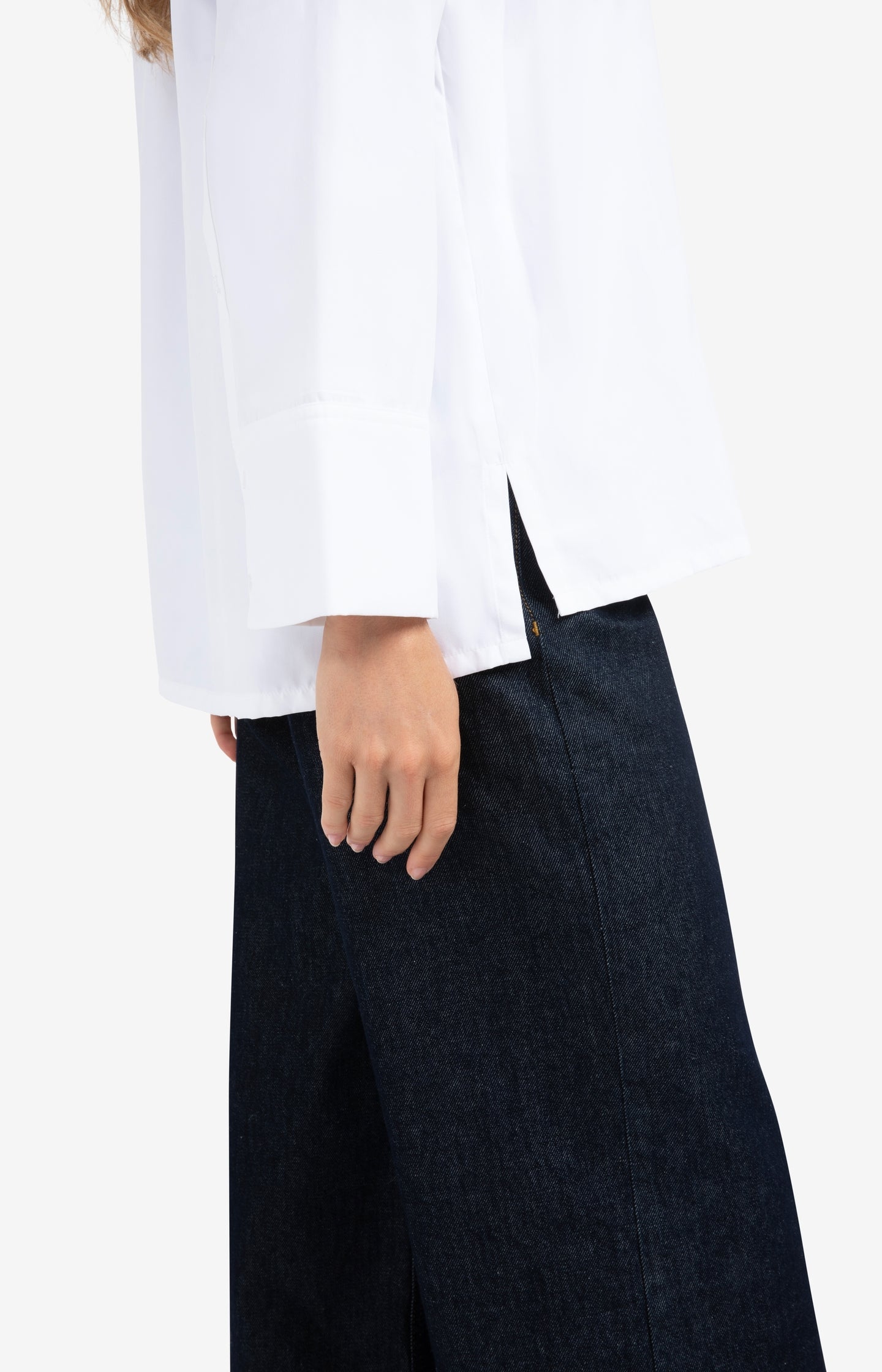 Soft oversized blouse with wide cuffs and chest pocket