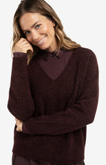 Soft V-neck sweater with long sleeves