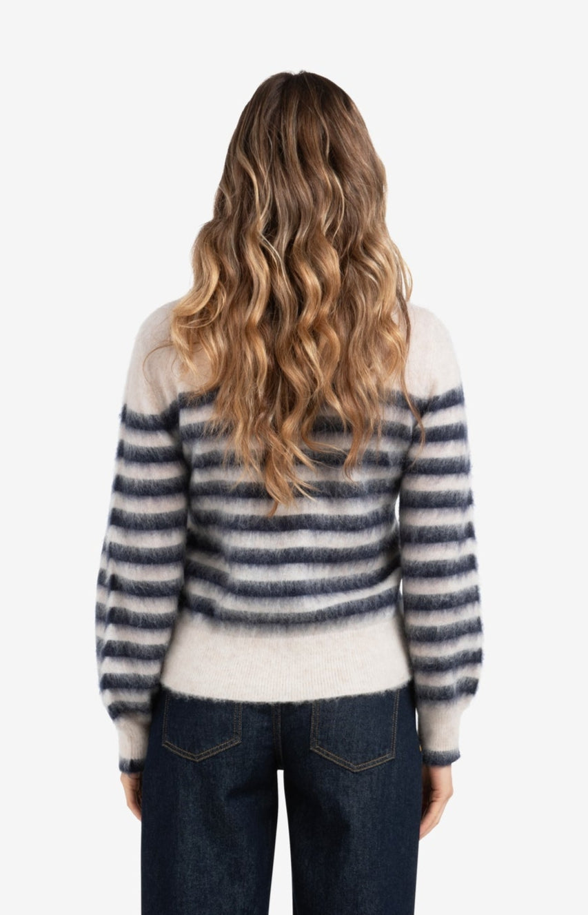 Striped sweater with round neck and long sleeves - Type: lookbook
