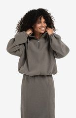 Sweatshirt with balloon sleeves and zip collar