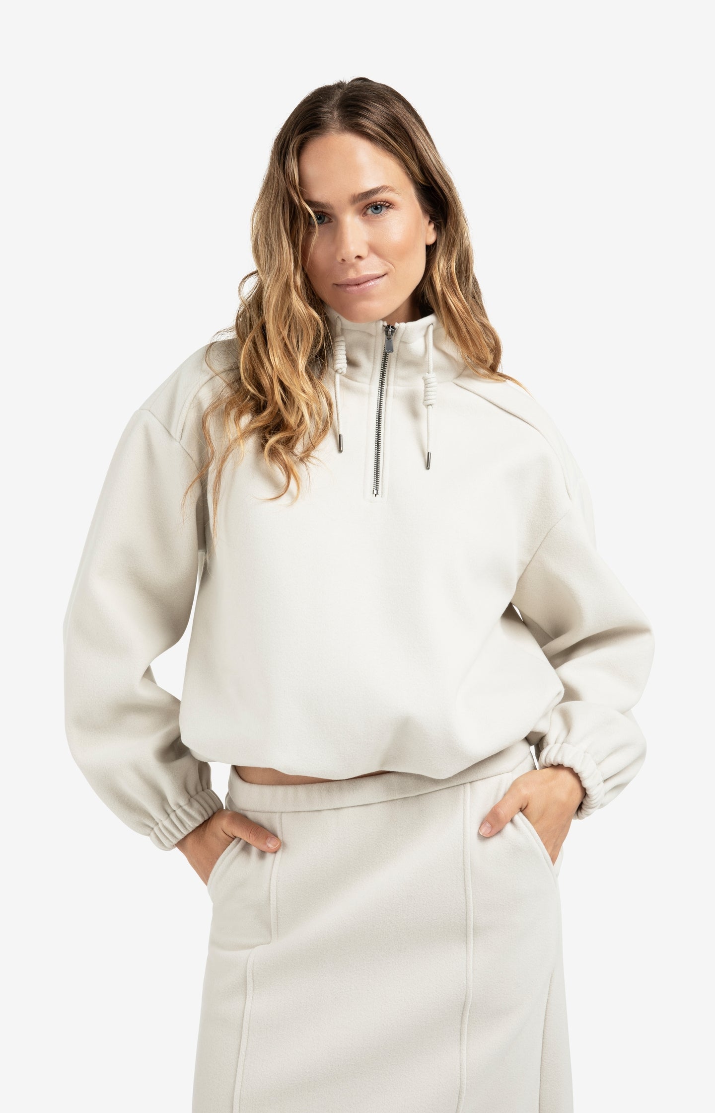 Sweatshirt with balloon sleeves and zip collar - Type: lookbook