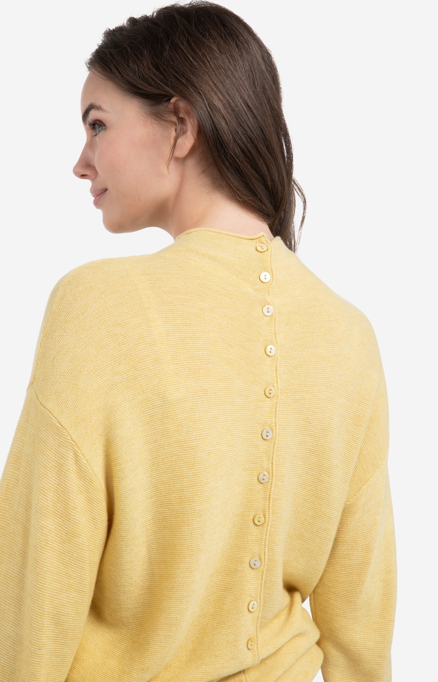 Textured knit sweater with buttoned back