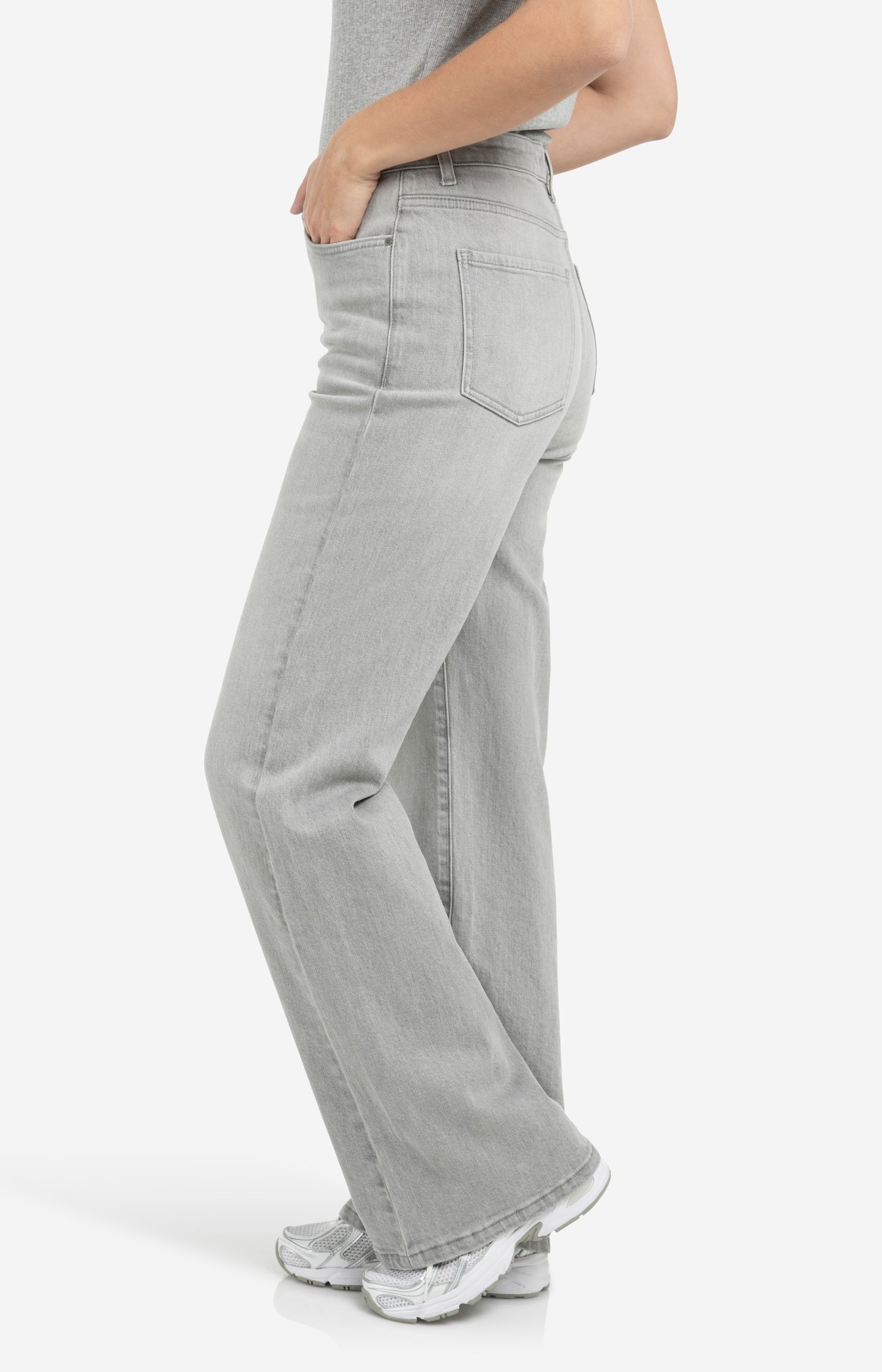 Wide-leg jeans with high waist (L32)